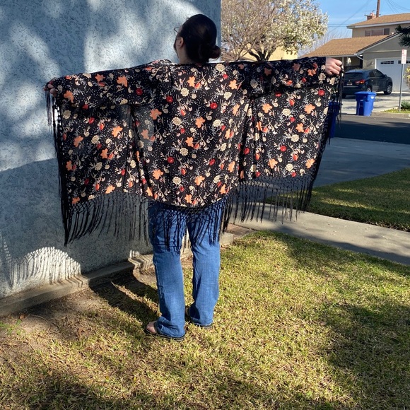 Vintage Torrid Floral Kimono - Picture 4 of 7